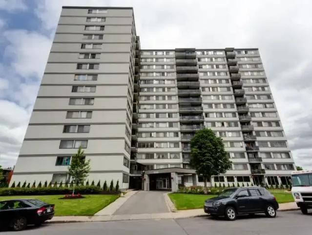 Apartment for rent in Cote-saint-luc, Quebec