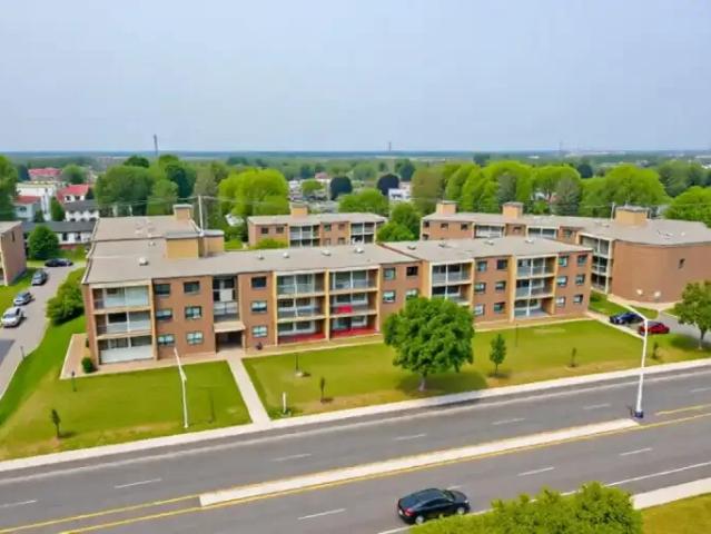 Apartment for rent in Dollard-des-ormeaux, Quebec