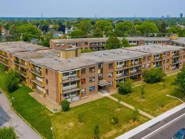 Apartment for rent in Dollard-des-ormeaux, Quebec