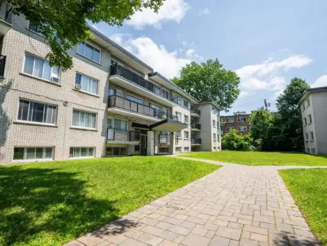 Apartment for rent in Dorval, Quebec