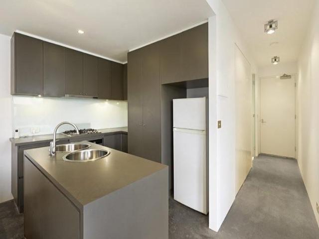 Apartment for rent in Jolimont, Melbourne