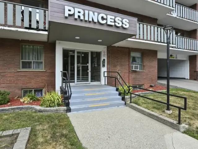 Apartment for rent in Ancaster, Ontario