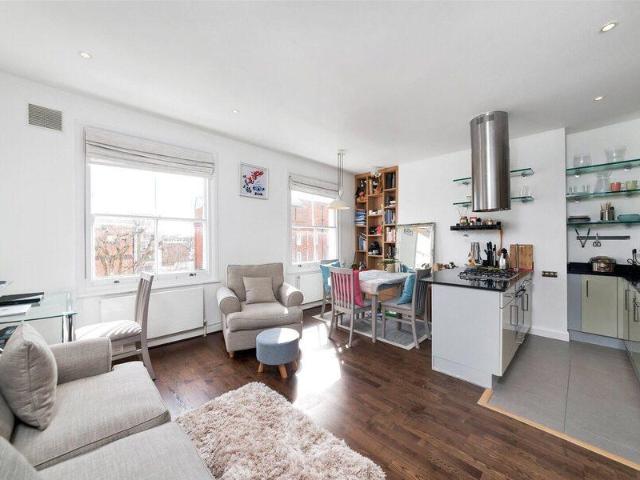 Apartment for rent in Cat Hill, England