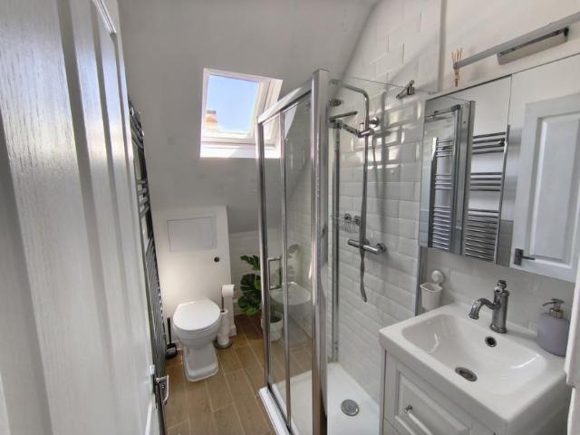Apartment for rent in Furzedown, Greater London