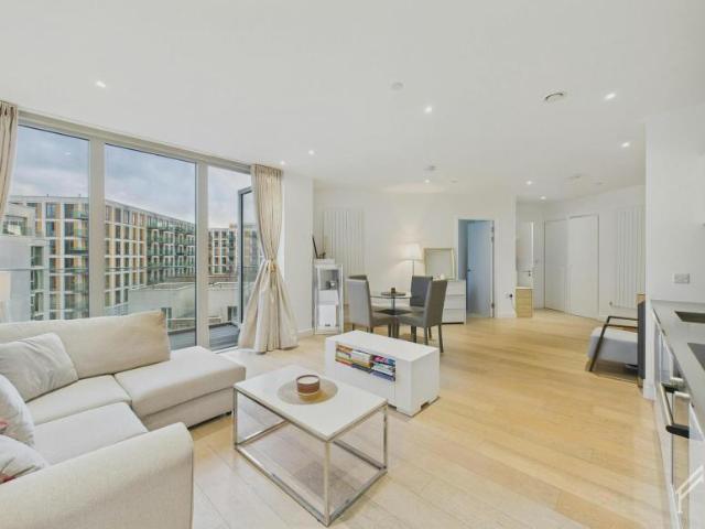 Apartment for rent in Royal Wharf, Greater London