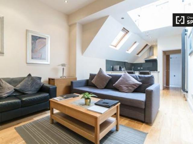 Apartment for rent in Lyons, Greater London