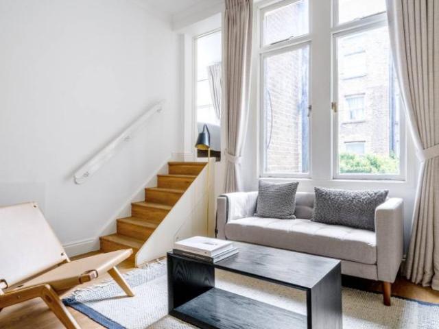 Apartment for rent in Lyons, Greater London