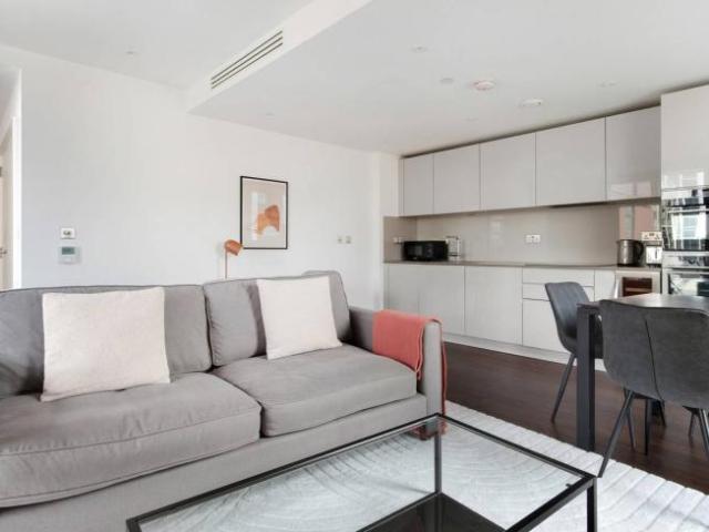 Apartment for rent in Lyons, Greater London