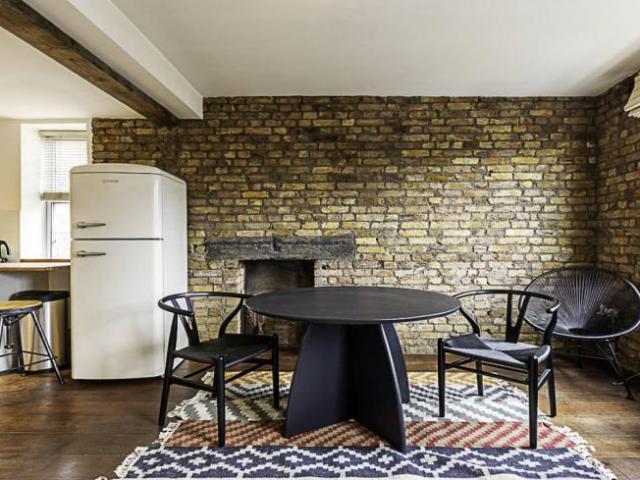 Apartment for rent in Lyons, Greater London