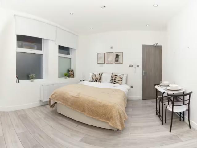 Apartment for rent in Furzedown, Greater London