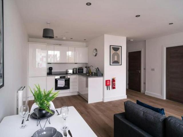 Apartment for rent in Gorse Hill, Trafford Park