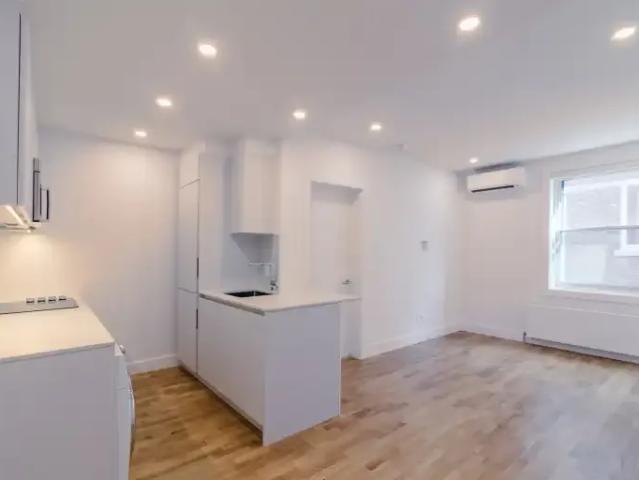 Apartment for rent in St. Leonard's, Quebec