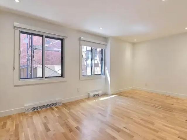 Apartment for rent in St. Leonard's, Quebec