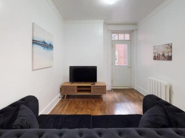 Apartment for rent in St. Leonard's, Quebec