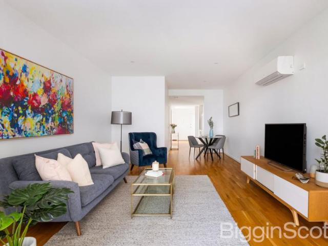 Apartment for sale in Port Melbourne, Melbourne