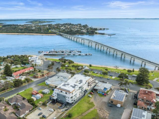 Apartment for rent in San Remo, Victoria
