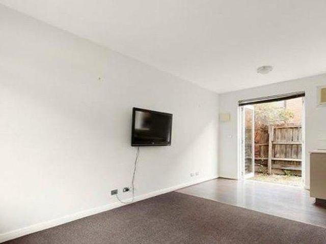 Apartment for rent in St Kilda East, Melbourne