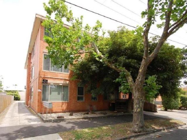 Apartment for rent in St Kilda East, Melbourne