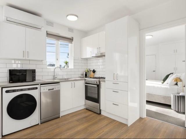 Apartment for rent in St Kilda, Melbourne