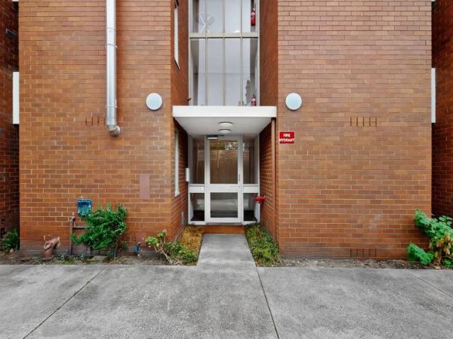 Apartment for rent in St Kilda West, Melbourne