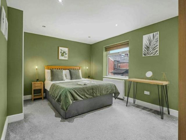 Apartment for rent in Gorse Hill, Trafford Park