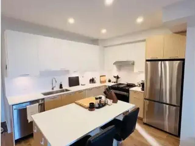 Apartment for rent in Surrey, British Columbia