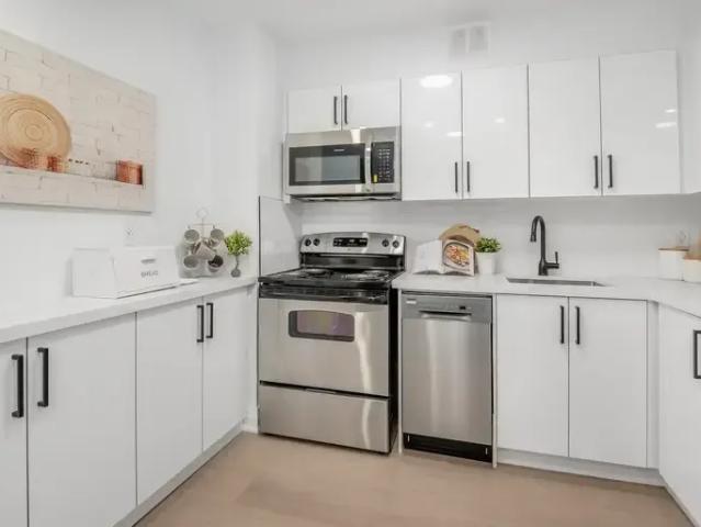 Apartment for rent in Eglinton—Lawrence, Toronto