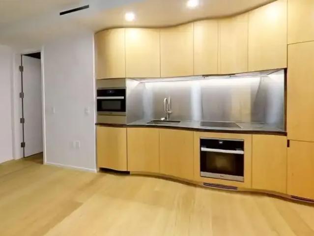 Apartment for rent in Lower Robson, Vancouver