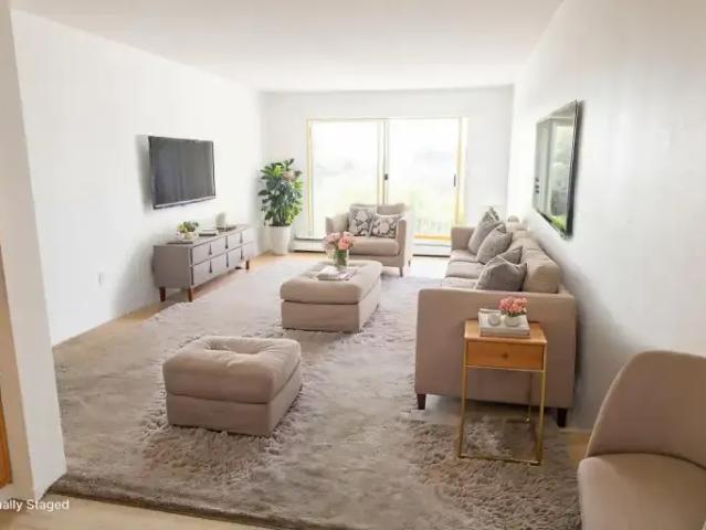 Apartment for rent in Esquimalt, British Columbia
