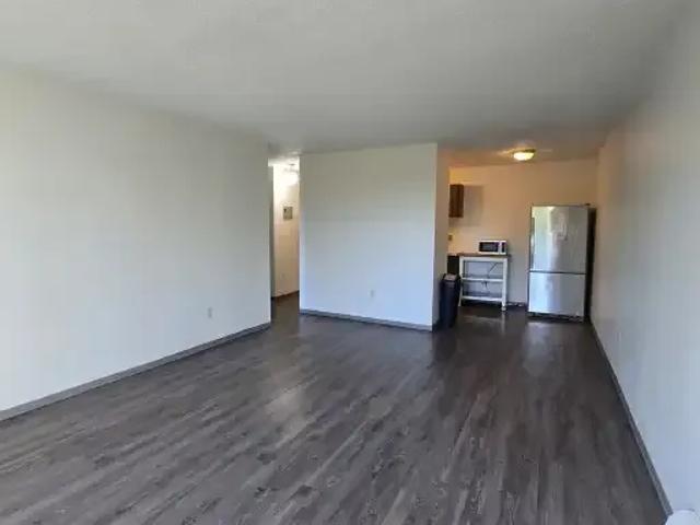 Condo for rent in Crescent Heights, Calgary