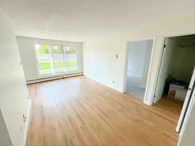 Condo for rent in Wedgewood, Alberta