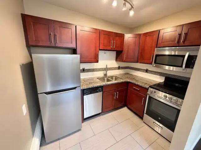 Condo for rent in Wîhkwêntôwin, Edmonton
