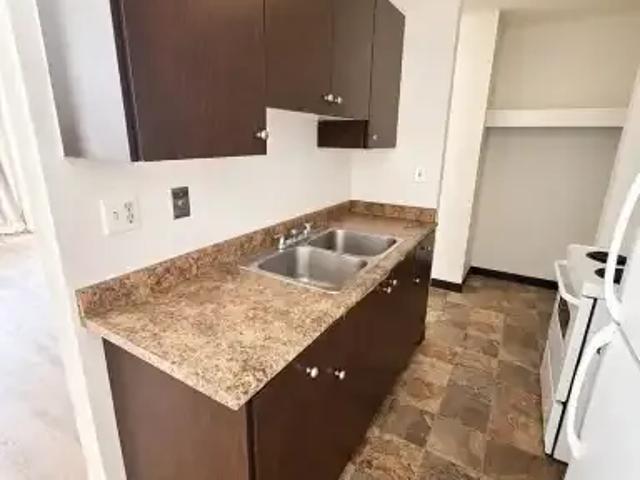 Condo for rent in Wîhkwêntôwin, Edmonton