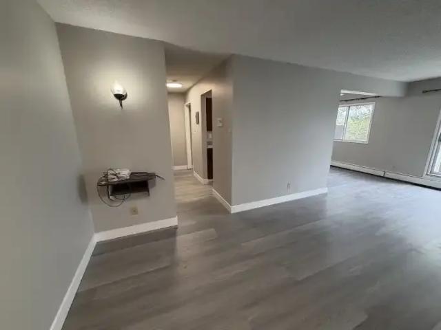 Condo for rent in Rideau Park, Edmonton