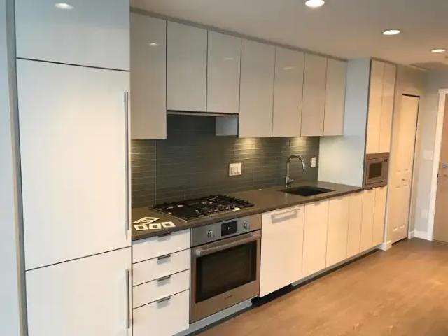 Condo for rent in Capstan Village, Richmond