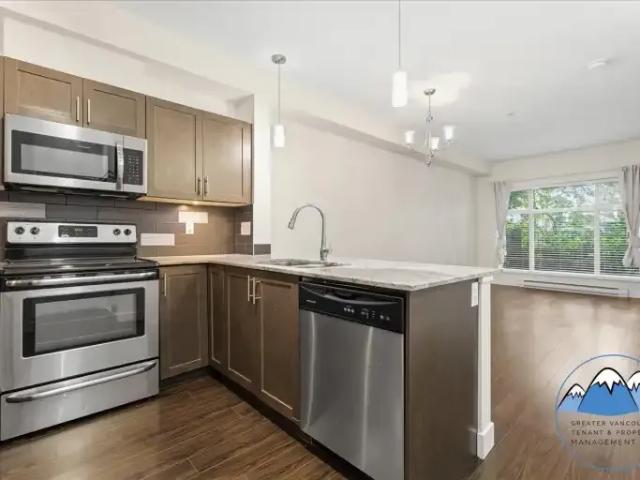 Condo for rent in Surrey, British Columbia