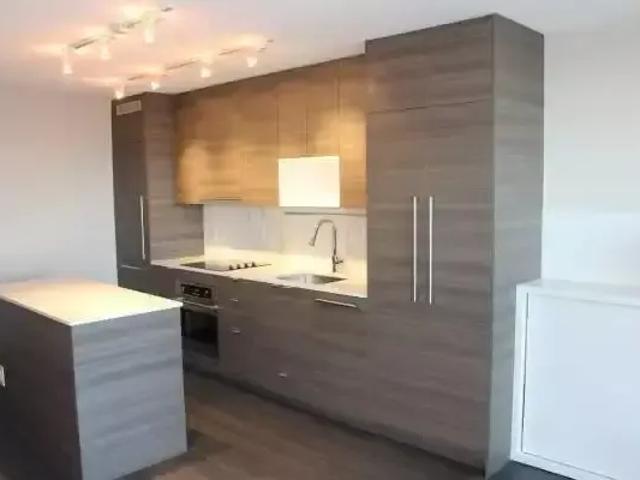 Condo for rent in Surrey, British Columbia