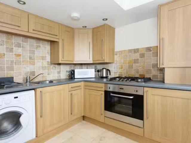 House for rent in Werneth, Pendock