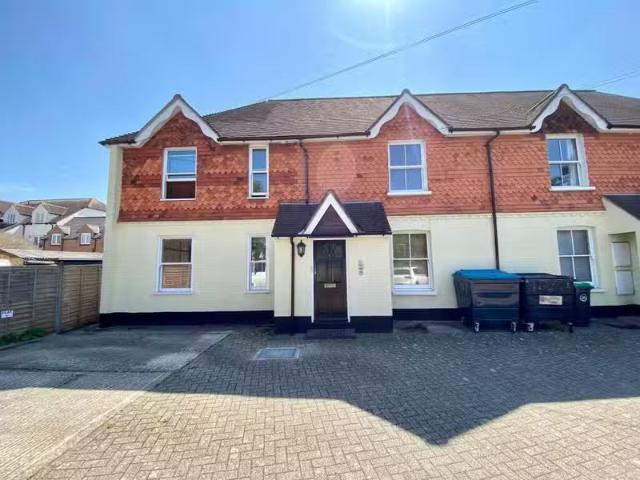 House for rent in Pachesham Park, Surrey