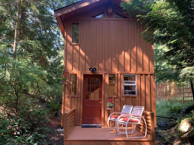 House for rent in Bowen Island, British Columbia