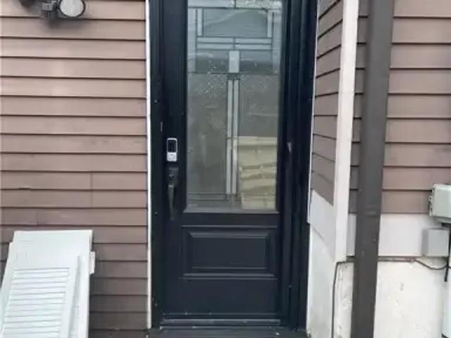 House for rent in Burlington, Ontario