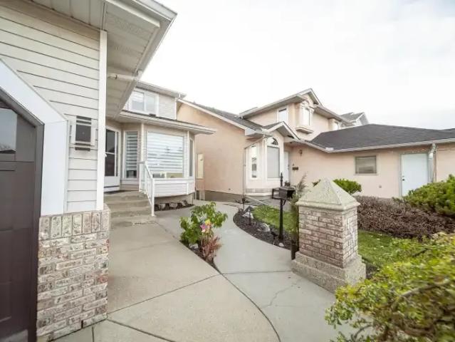 House for rent in Arbour Lake, Calgary