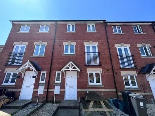 House for rent in Kingswood