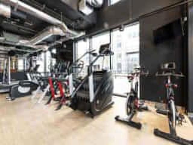 Room for rent in Newtown, Falcon Lodge