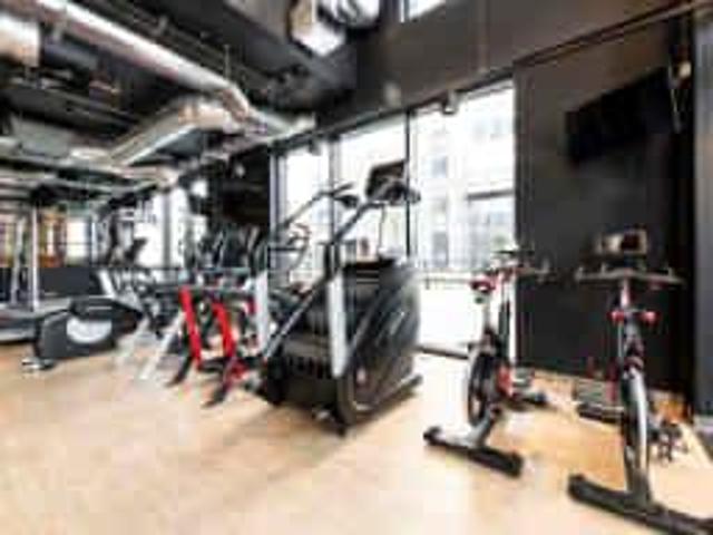 Room for rent in Newtown, Falcon Lodge