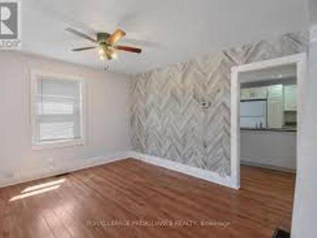 Room for rent in Delhi, Ontario