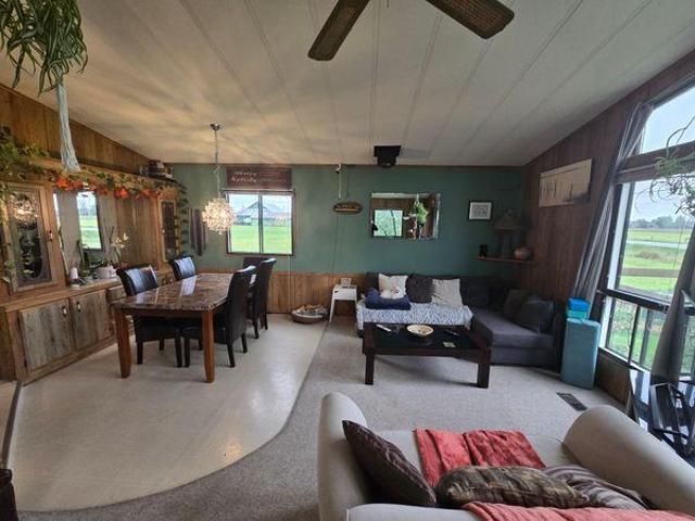 Room for rent in Delta, British Columbia