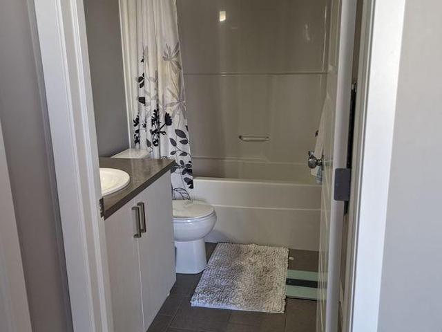 Room for rent in Wedgewood, Alberta