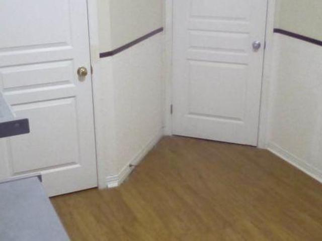 Room for rent in Ancaster, Ontario