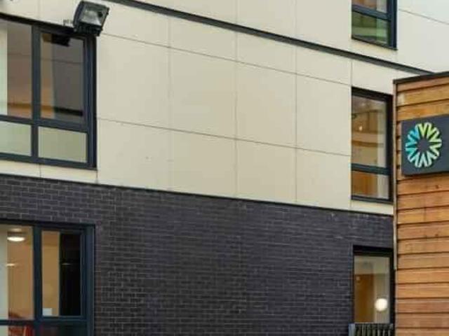 Room for rent in Hyde Park, West Yorkshire